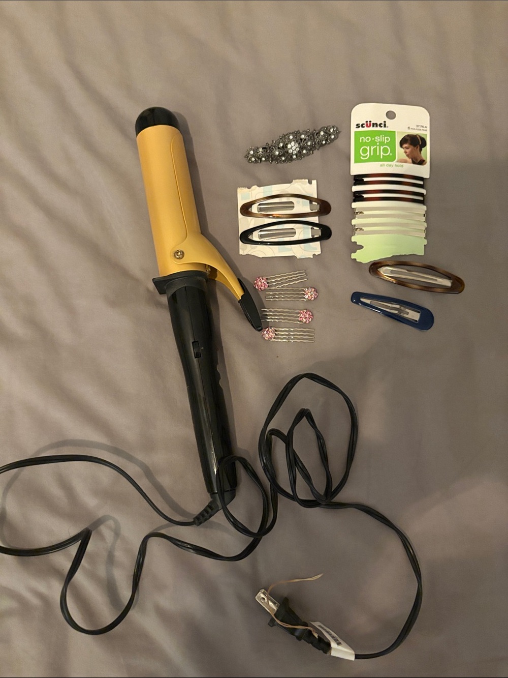 Conair large barrel Curling Iron with Hair Accessories